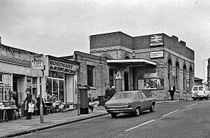 West Ealing Station 2047831