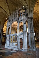 Winchester Cathedral (Holy Trinity) (46414538304)