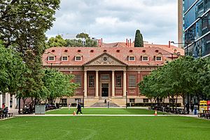 Adelaide (AU), Barr Smith Library -- 2019 -- 0677