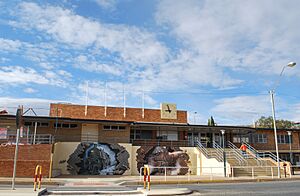 BrokenHillCrystalStStation