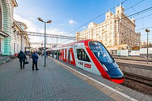 EG2Tv arrives to Belorussky rail terminal (platform 4)