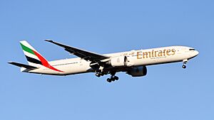 Emirates Boeing 777 A6-ECS Perth 2021 (01)