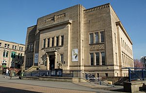 Huddersfield Library and Art Gallery (33568669201)