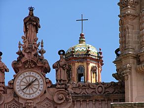 Parroquia de Santa Prisca Taxco detalle superior de fachada