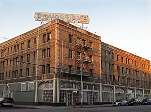 Royal Lake Apartments