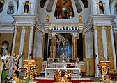 St Peter's Italian Church, sanctuary and altars