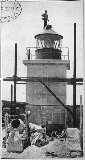 StateLibQld 1 119568 Construction of the lighthouse at Point Lookout, 1932