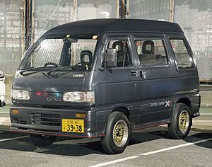 1989 Daihatsu Atrai Turbo XX in Gray, front left2