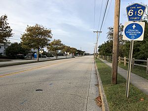 2018-10-04 17 43 54 View north along Cape May County Route 619 (Third Avenue) just north of 117th Street in Stone Harbor, Cape May County, New Jersey