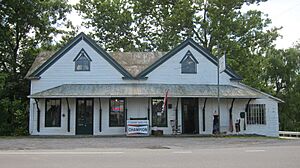 3121 Northwestern Pike Capon Bridge WV 2013 07 14 04