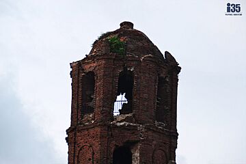 Bell Tower in Bantay, Ilocos Sur damaged by the 7.0 magnitude quake.jpg