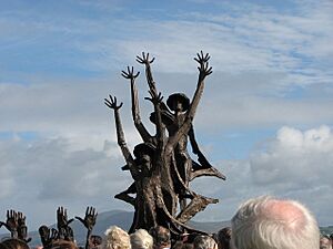 Bronze statue - geograph.org.uk - 821113