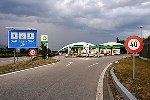Deitingen Sued Raststaette, Schalendach 02 09