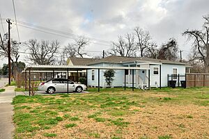 Ella Lewis Store and Rental Houses Houston (HDR)