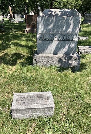Grave of Doris Batcheller Humphrey (1895–1958) at Forest Home Cemetery, Forest Park, IL