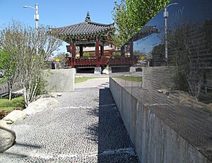 Korean Pavilion and parklet, Los Angeles