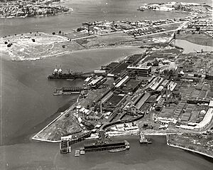 Mortlake-Gas Works - Parramatta River - 1937 (30079569931)