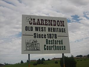 Clarendon welcome sign on U.S. Highway 287