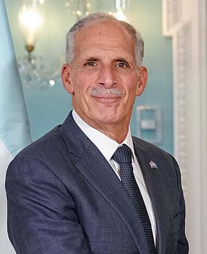 Secretary Rubio Meets with Honduran President-Elect (55037313932) (cropped).jpg