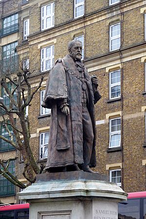 Statue of Samuel Bourne Bevington in Tooley Street