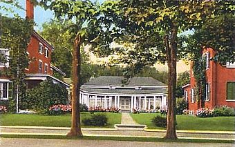The Woodman Institute, Dover, NH.jpg