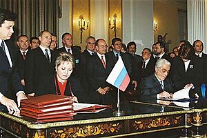 Vladimir Putin in Greece 6-9 December 2001-3