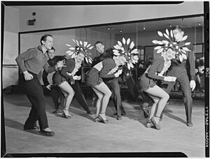 (Portrait of Lee Sherman, Radio City Music Hall, New York, N.Y., ca. June 1947) (LOC) (5436427906)