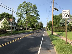 2018-05-23 17 46 35 View north along Burlington County Route 543 (Warren Street) at Wheatley Avenue in Beverly, Burlington County, New Jersey