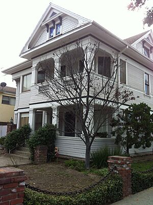 453 Cedar-residence