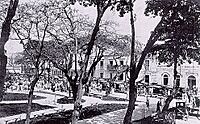 Antigua Plaza Real (luego llamada Plaza Mayor, y ahora Plaza Degetau), en Ponce, Puerto Rico, mirando al sureste desde la Calle Unión
