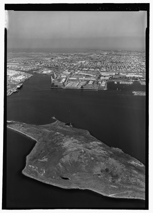 BROOKS ISLAND IN FOREGROUND AND FORD ASSEMBLY PLANT IN BACKGROUND, N. - Rosie the Riveter National Historical Park, 1401 Marina Way South, Richmond, Contra Costa County, CA HAER CA-326-32