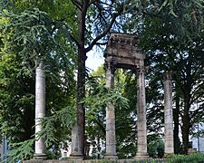 Besançon (Doubs) - Square Castan - Vestiges gallo-romains de Vesontio (52062478772)