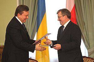 Bronisław Komorowski and Viktor Yanukovych 03 - 20110203
