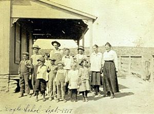Doyle School - Doyle Settlement - 1917