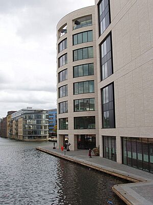 Kings Place concert hall terrace in 2008