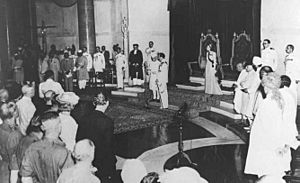 Lord Mountbatten swears in Jawaharlal Nehru as the first Prime Minister of free India on Aug 15, 1947