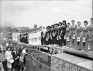 Miss War Worker Beauty Contest 1942 contestants grouped by employer