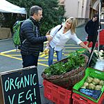 Quick stop at the Thorndon Farmers Market (28481550404)