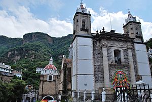 Sanctuary of Chalma with cliffs in the background