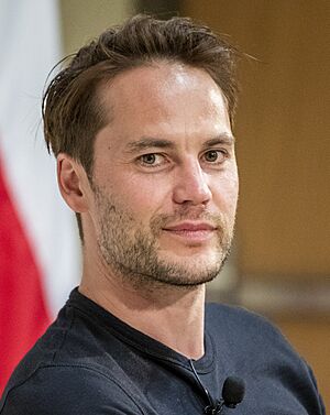Stephanie Simon & Taylor Kitsch - Sept 23, 2019 (48788474567) (cropped).jpg