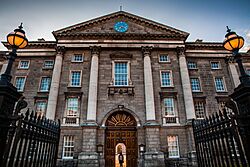 The entrance of the historic Trinity College (Unsplash)