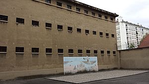 Cour de la prison Montluc