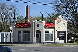 Historic gas station in Vienna, IL, US