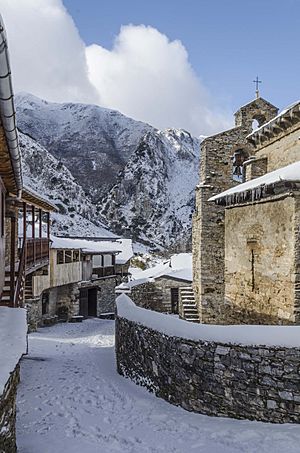 Iglesia de Santiago de Peñalba en invierno
