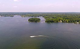 Lakeville Lake, Addison Township Michigan USA.jpg