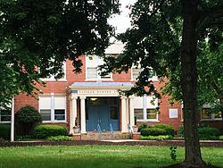 Lucille Hunter Elementary School.jpg