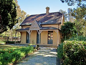 Macquarie Street Gatehouse - Parramatta Park, Parramatta, NSW (7822335970)