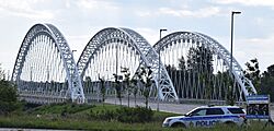 Ottawa, Ontario - Vimy Memorial Bridge.jpg