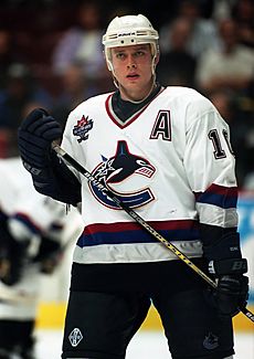 Pavel Bure in Canucks uniform