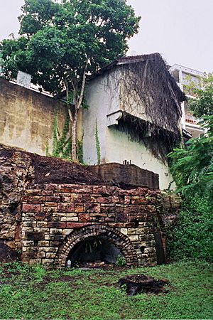 Remains of the Langshaw Marble Lime Works (2003).jpg